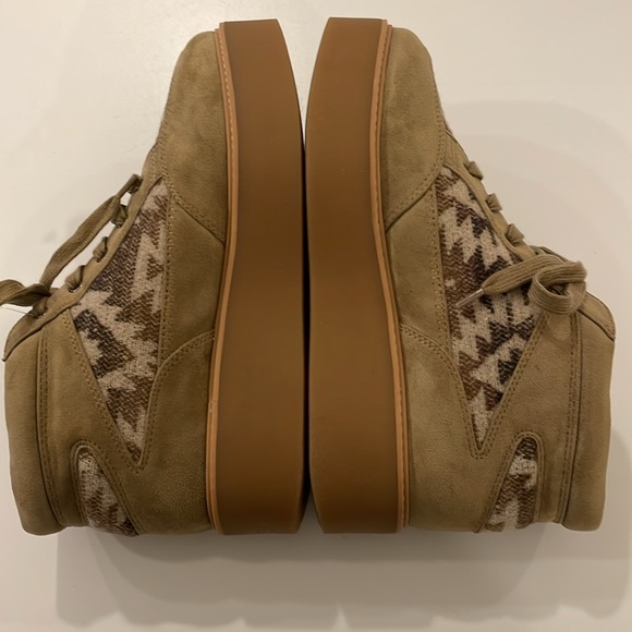 Zodiac Aztec Pattern tan ankle boot size 9.5 - Picture 7 of 10